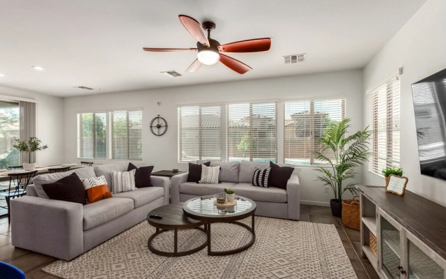 Merlot Gilbert 3 Bedroom Home by RedAwning