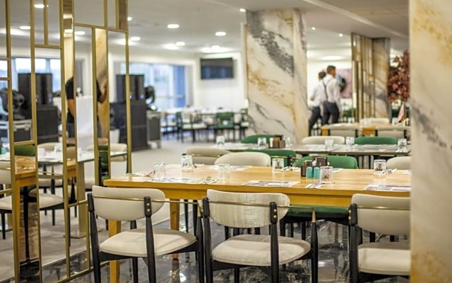 Qayser Hotel Deluxe