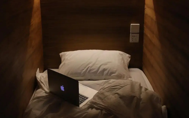Bamba Capsule Hotel