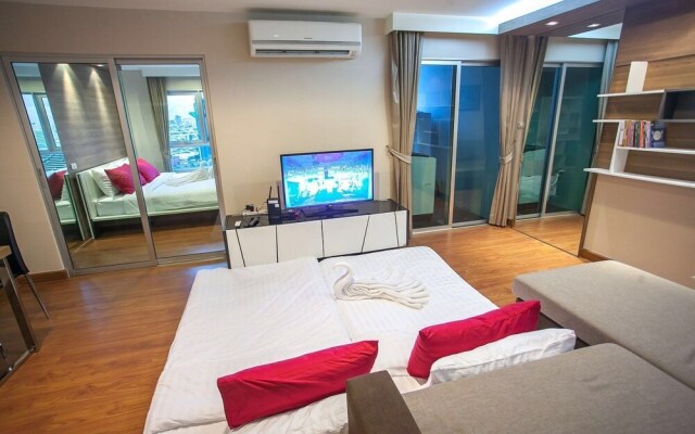 Near MRT Rama 9 Apartment