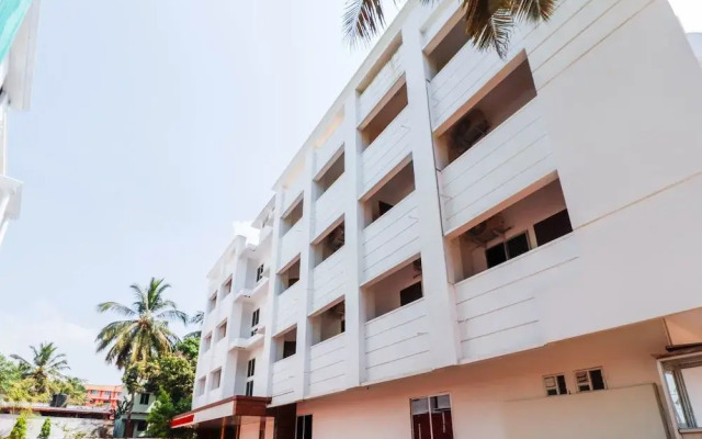 Oyo 28076 Samrudhi Residency
