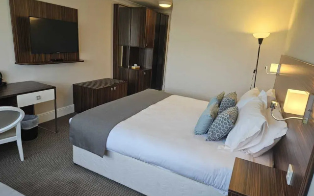 Palms Hotel & Retreat By Palette London Romford