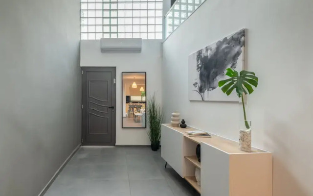 Zen Central Luxury Apartment