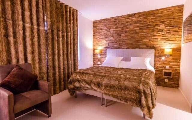 ManavaHotel