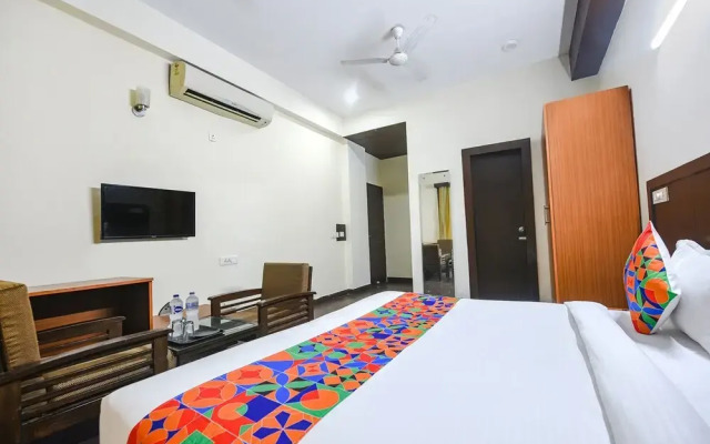 Fabhotel Silver Tree