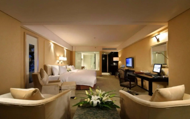 The Lakeview Hotel