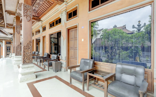 Super OYO 3261 Hotel Ratu