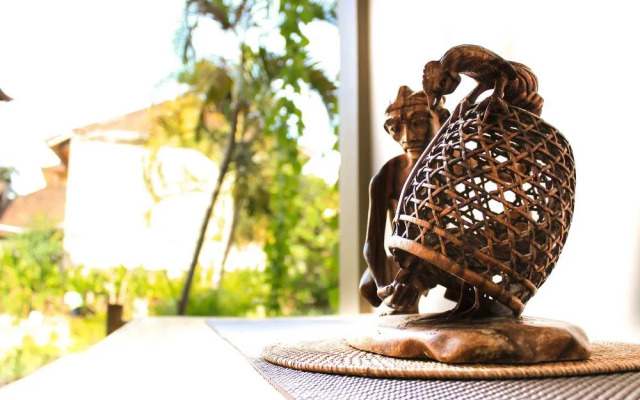 ZEN Rooms Legian Benesari 2