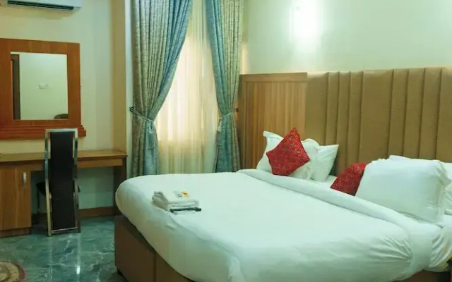 Rolarz Resorts & Hotel