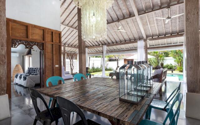 Villa Putih in Kuta with 4 bedrooms and 3 bathrooms