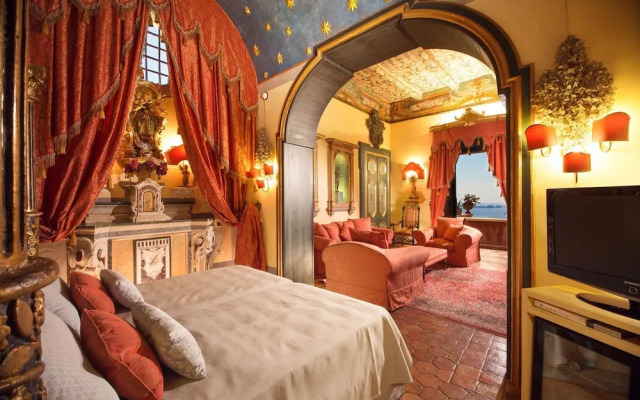 Palazzo Santa Croce in Positano