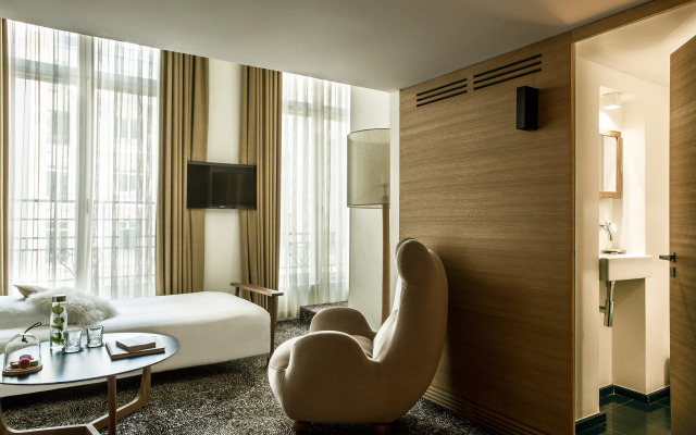 Hotel Marignan Champs - Elysées