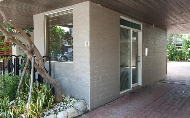 The Riverside Hotel & Motel