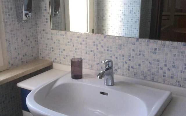 Apartment With 3 Bedrooms in Schiavonea, With Furnished Balcony - 100