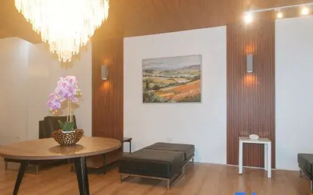 RedDoorz @ Zenova Hotel