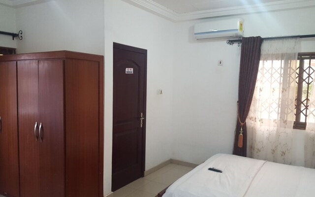 Restall Guest Lodge