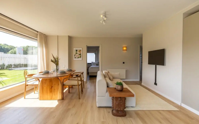 Renovated Apartment With Garden and Parking