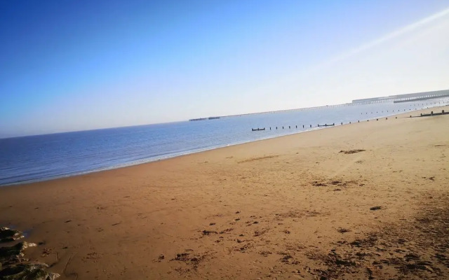 Lovely 2-bed Caravan in Walton on the Naze