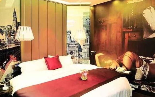 Carnival Fashion Hotel