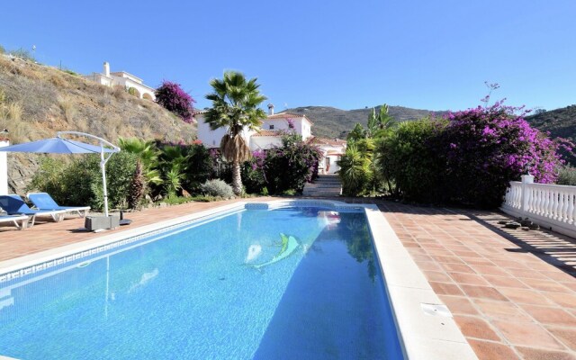 Comfortable Luxury Villa with Private Swimming Pool