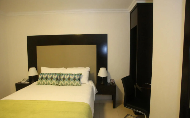 Aranjuez Hotel & Suites