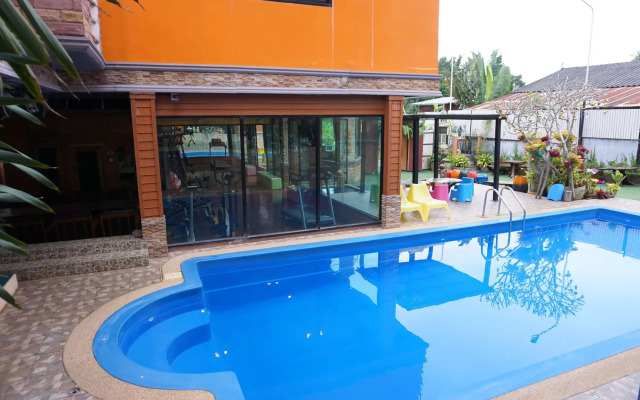 Phuruaboutique Hotel & Saunas