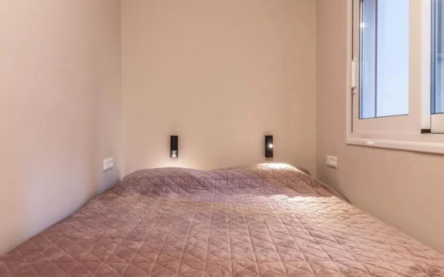 Cozy Apartment - 8' To Panormou Metro Station
