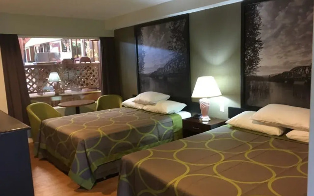 Super 8 Prince George (ex. ESTHERS INN)