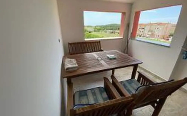 Beautiful Family Apartment a5 for 5 Guests in Vrvari, Close to the Beach - Apartment in Porec - Photo 3