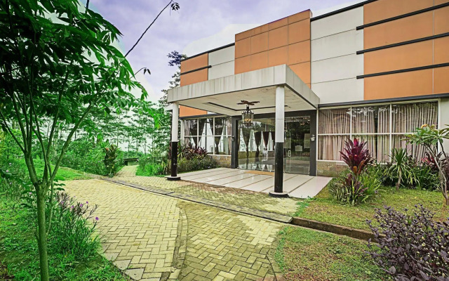 Royal Caravan Hotel Trawas