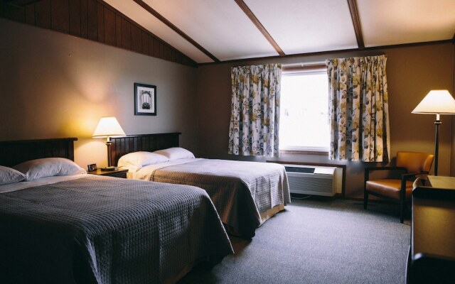 Fannies Supper Club and Motel