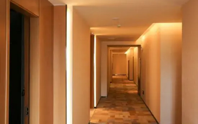 Maple Hotel