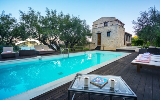 Exensian Villas & Suites