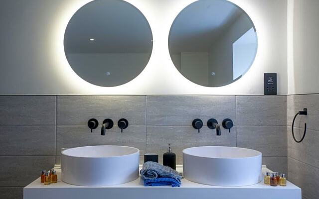 Pilgrim, Maritime Suites, Brixham