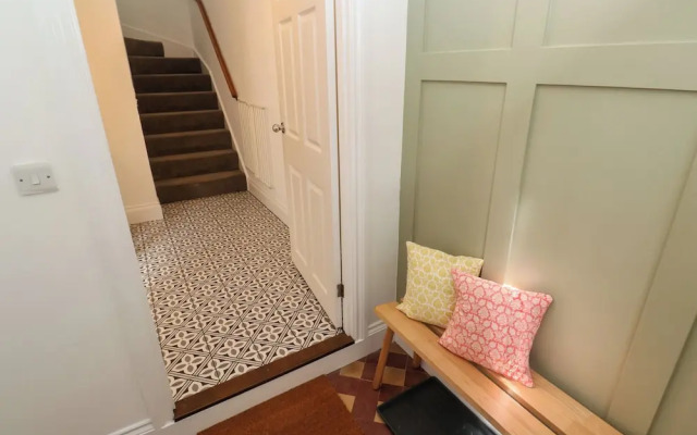 2 Regent Mews