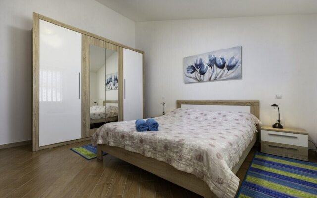 Comfort apartments with pool in Medulin