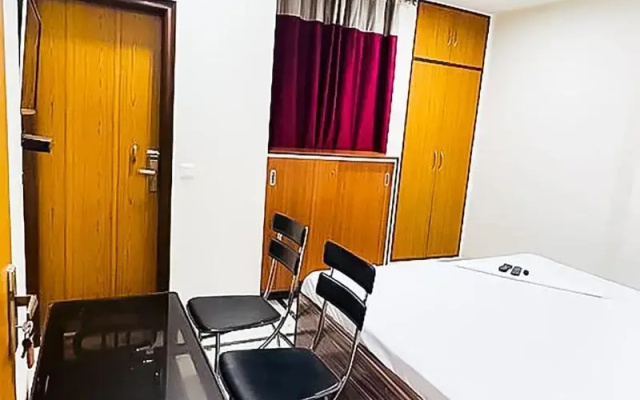 Roomshala 138 Hotel Tourist palace