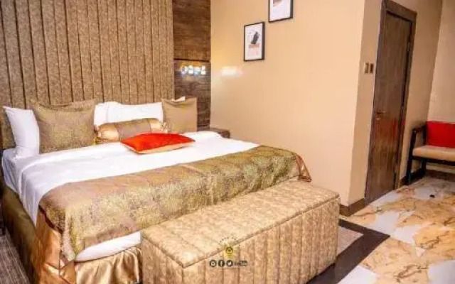 Thistle Court Hotel
