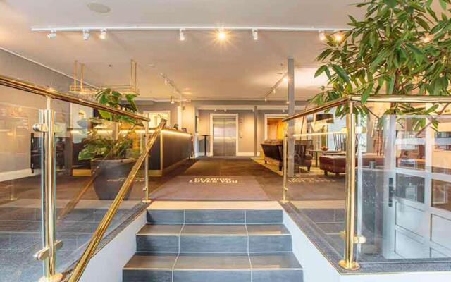 Home Hotel Uman