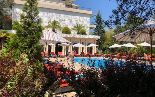 Leo Group BEST STUDIO 1101 Dreamland Oasis CHAKVI