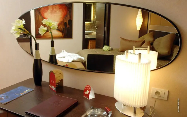 Regency Palace Hotel