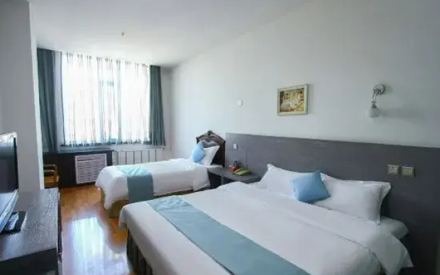 Pandora Fashion Hotel (Yanji Yanbian University West Market Branch)