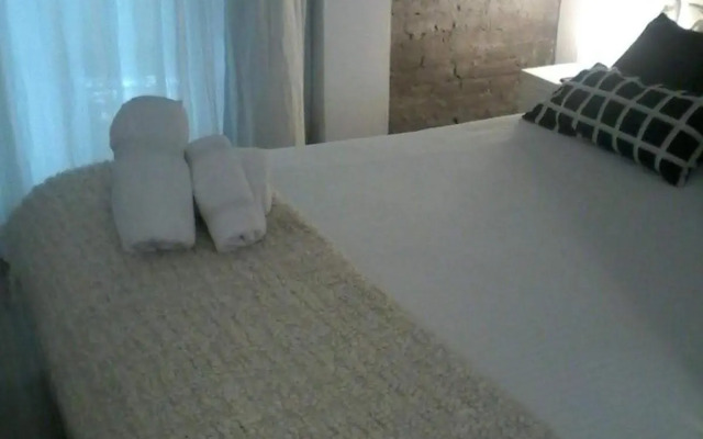 Pequeño Alojamiento con Mini Piscina - NO climatizada