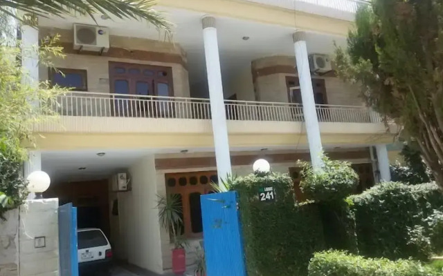 UK Lodge Guest House
