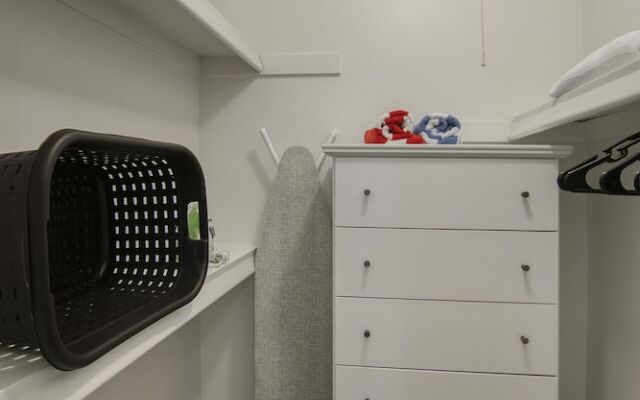 Park Suites at 222 - One Bedroom Apartment