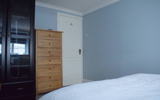 2 Bedroom Islington Apartment With Terrace Sleeps 4