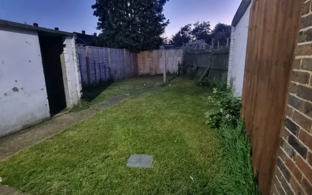Modern 3bed House in Slough