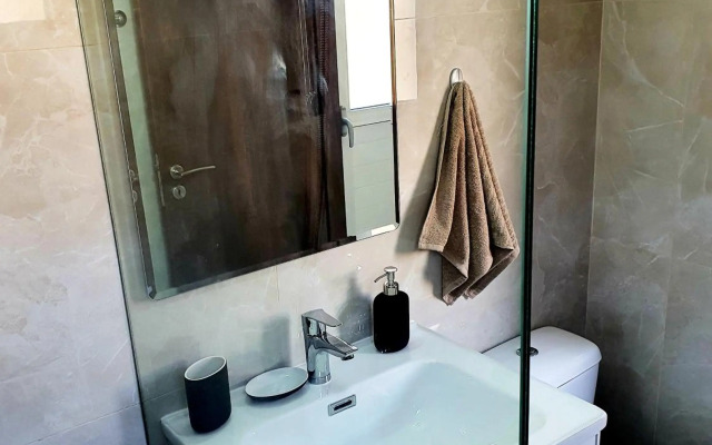 2 Bedroom Cozy Apartment near Tourist Area, 200m from sea