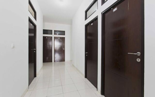 RedDoorz @ Raya Kelapa Gading