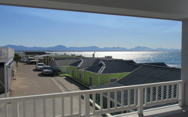Point Village Hotel